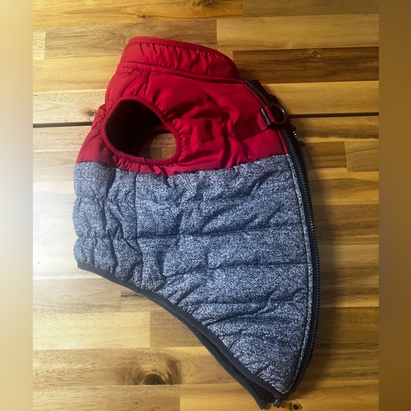 BAILEY AND BELLA Winter Dog Coat w/ Leash Rings (Lg but fits like Sm-Md) - Picture 2 of 6